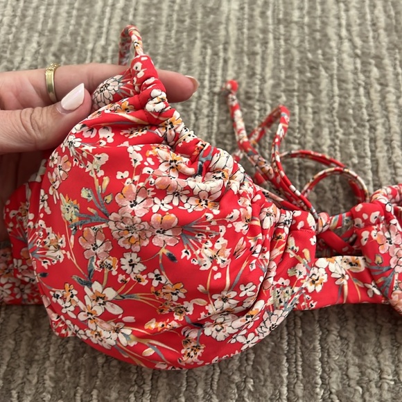 ONEIL flower red size small bikini!! - Picture 5 of 6